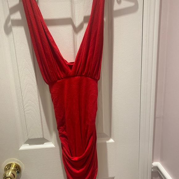 Red low cut dress - Picture 2 of 2